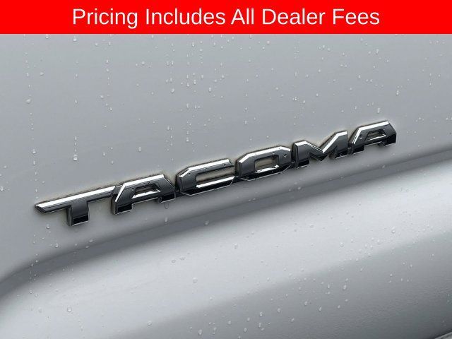 Used 2017 Toyota Tacoma SR5 w/ Tow Package AWD/4WD image 4