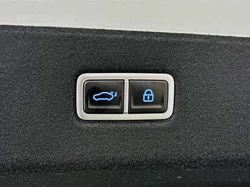 Used 2024 Hyundai Ioniq 6 SEL image 31