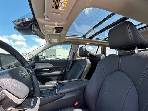 Certified 2026 Toyota Grand Highlander AWD Hybrid image 12