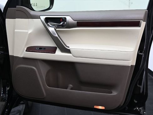 Used 2014 Lexus GX 460 w/ Premium Package AWD/4WD image 20