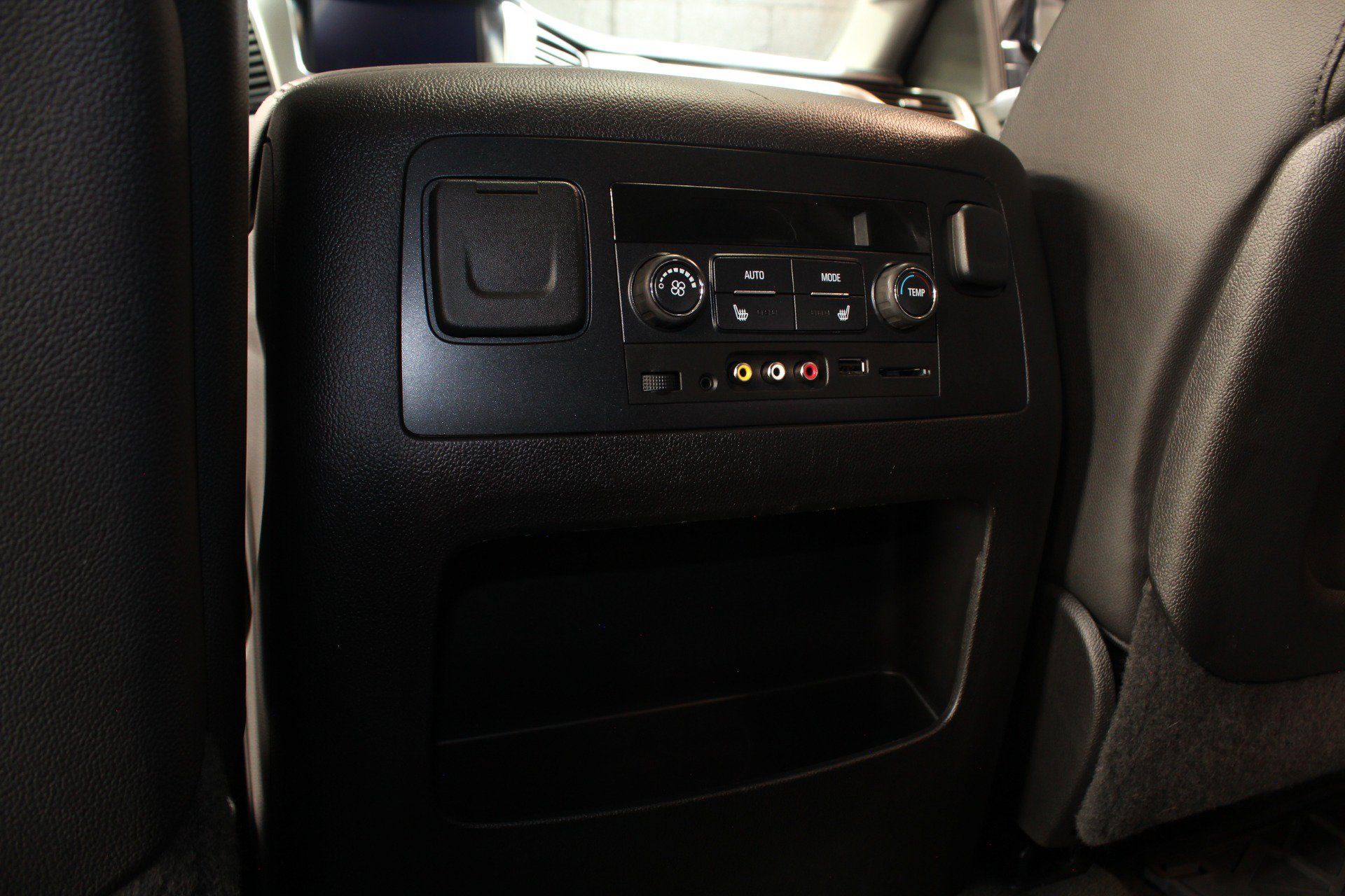 Used 2015 Chevrolet Tahoe LT AWD/4WD image 37
