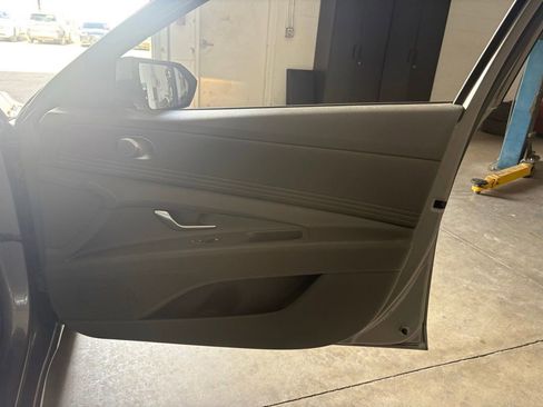 Used 2023 Hyundai Elantra SEL w/ Convenience Package FWD image 17