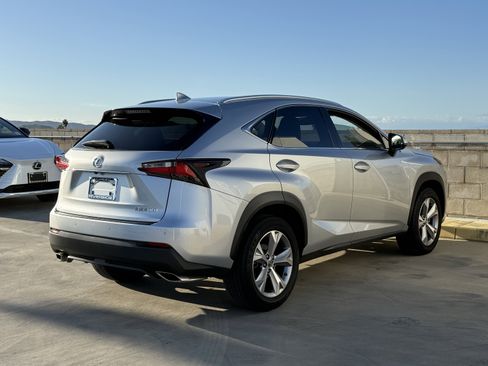 Used 2017 Lexus NX 200t FWD image 11
