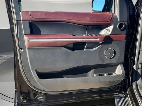 Used 2024 Ford Expedition Limited AWD/4WD image 19