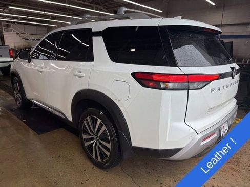 Used 2025 Nissan Pathfinder Platinum w/ Cargo Package AWD/4WD image 4