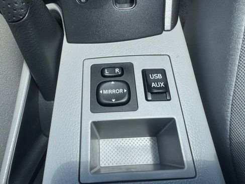 Used 2012 Toyota RAV4 FWD w/ Upgrade Value Pkg image 29