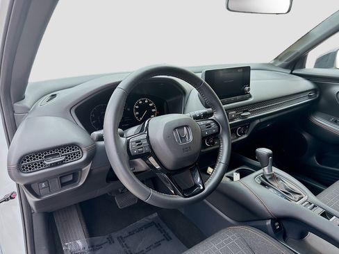 Certified 2025 Honda HR-V Sport image 9