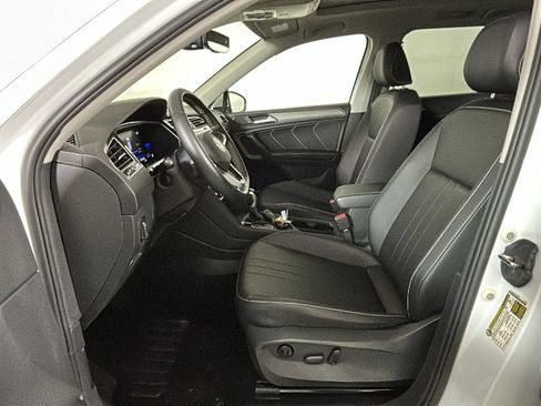 Used 2022 Volkswagen Tiguan SE AWD/4WD image 11