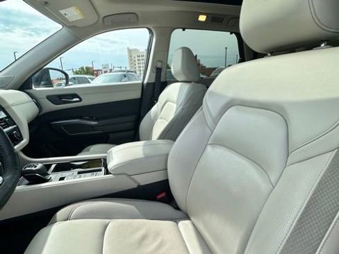 Certified 2022 Nissan Pathfinder SL w/ SL Premium Package FWD image 26