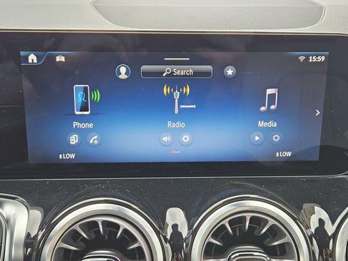 Certified 2025 Mercedes-Benz GLB 250 image 17