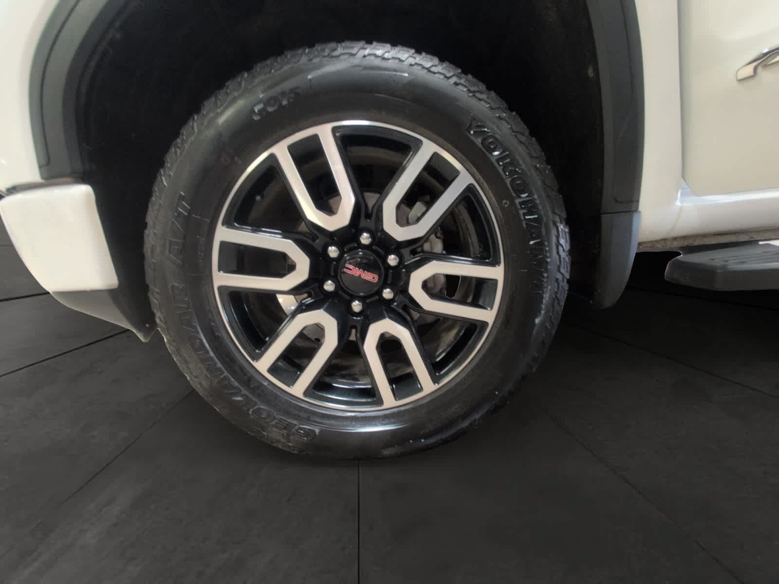 Used 2020 GMC Sierra 1500 AT4 w/ AT4 Premium Package AWD/4WD image 14