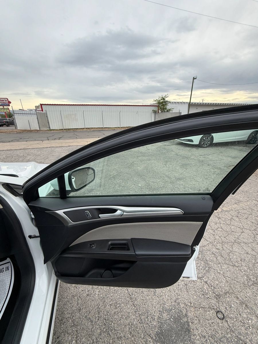 Used 2018 Ford Fusion S FWD image 16