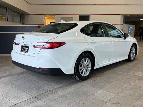 Used 2025 Toyota Camry LE image 3