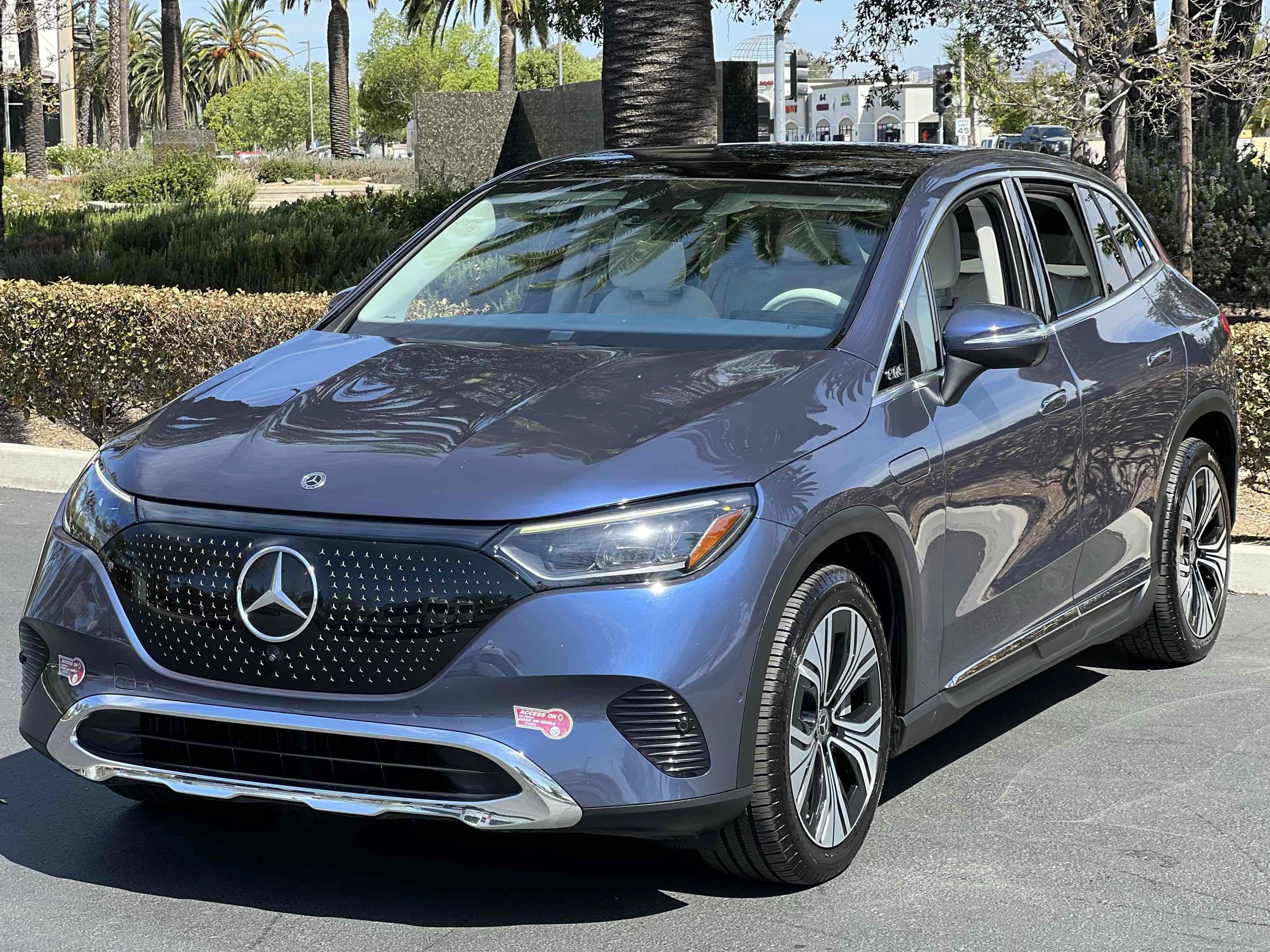Used 2023 Mercedes-Benz EQE 350+ SUV w/ Exclusive Trim Package image 25