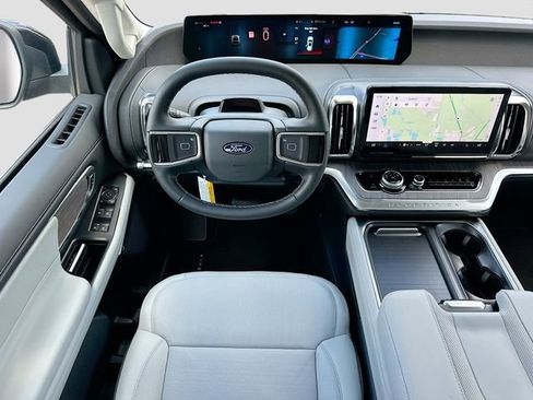 New 2026 Ford Expedition Platinum AWD/4WD image 16