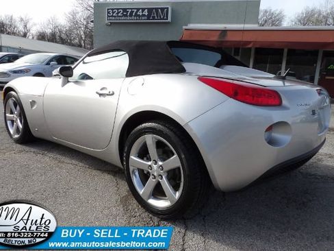 Used 2007 Pontiac Solstice Convertible w/ Premium Package RWD image 2