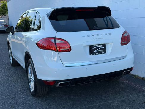Used 2012 Porsche Cayenne AWD/4WD image 4