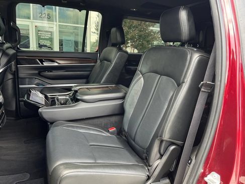 Used 2023 Jeep Grand Wagoneer 4WD image 16