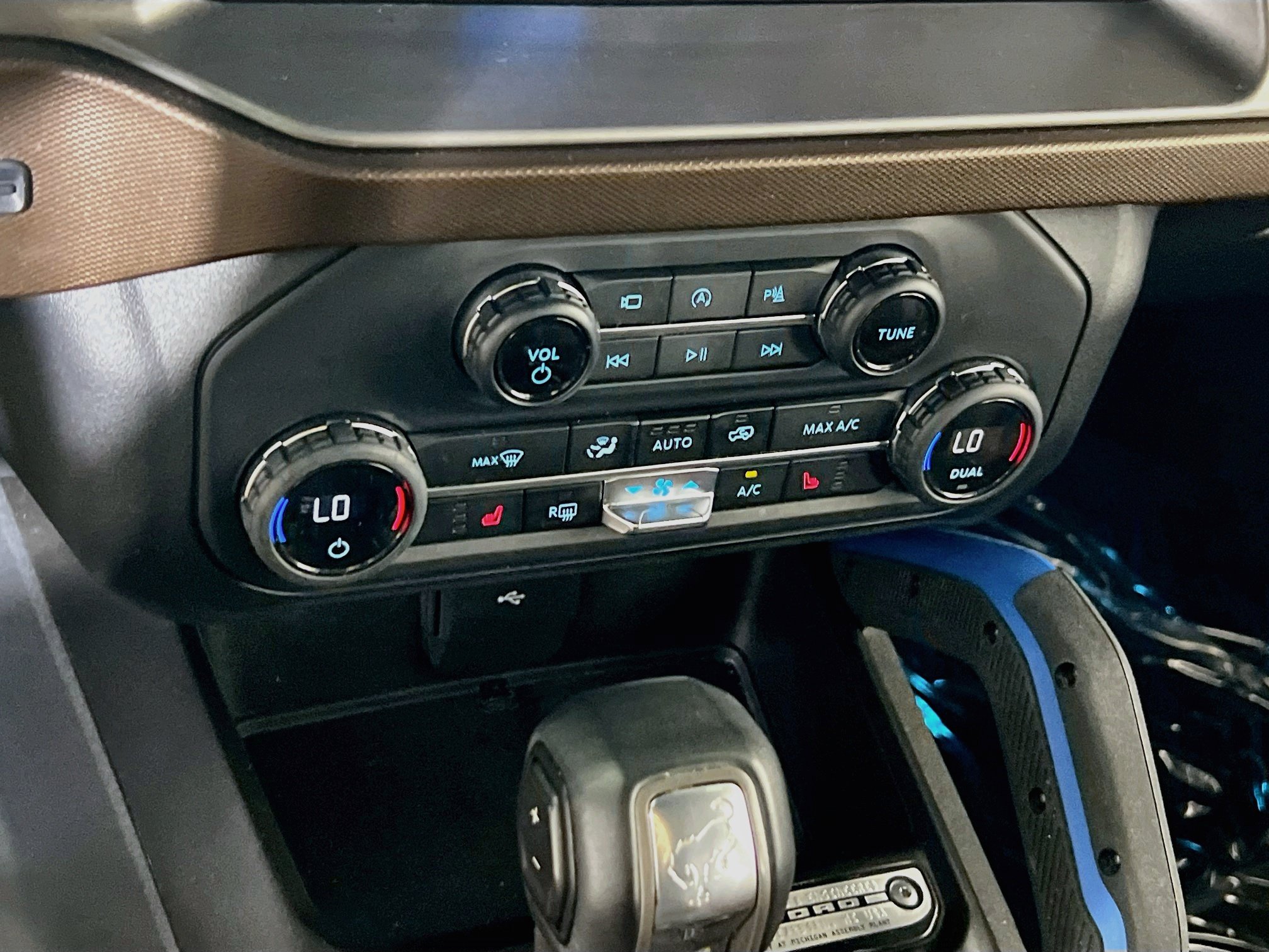 Used 2023 Ford Bronco Outer Banks AWD/4WD image 16