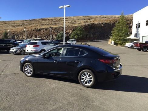 Used 2016 MAZDA MAZDA3 i Touring w/ Popular Equipment Package image 11