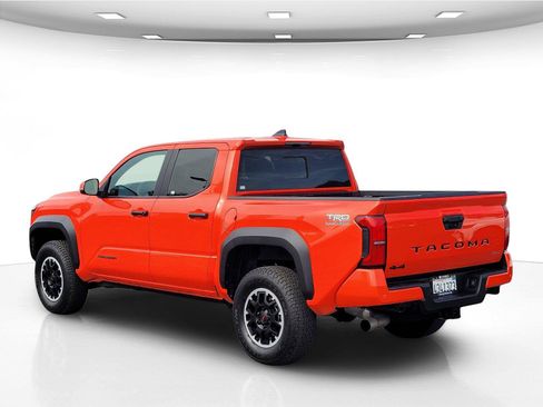 Used 2024 Toyota Tacoma TRD Off-Road w/ TRD Off Road Upgrade Package AWD/4WD image 8