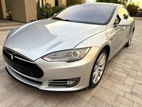 Used 2016 Tesla Model S P90D image 2