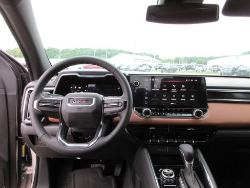 New 2026 GMC Canyon AT4 AWD/4WD image 16