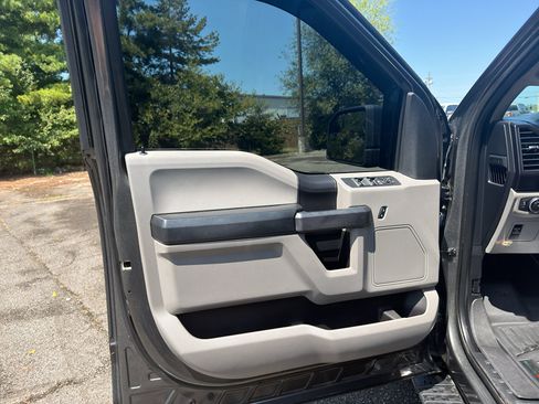 Used 2018 Ford F150 XL w/ Equipment Group 101A Mid AWD/4WD image 9