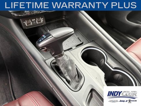 Used 2025 Dodge Durango GT AWD/4WD image 17