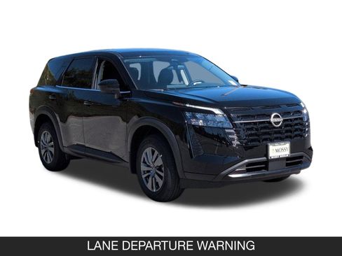 New 2026 Nissan Pathfinder S image 2