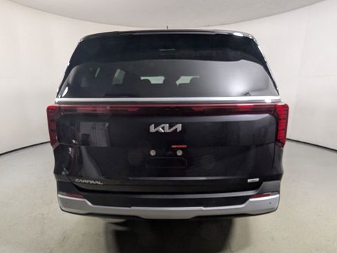 New 2026 Kia Carnival LXS image 6