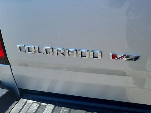 Used 2017 Chevrolet Colorado Z71 AWD/4WD image 30