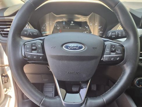 Used 2022 Ford Escape SE w/ SE Sport Appearance Package image 8