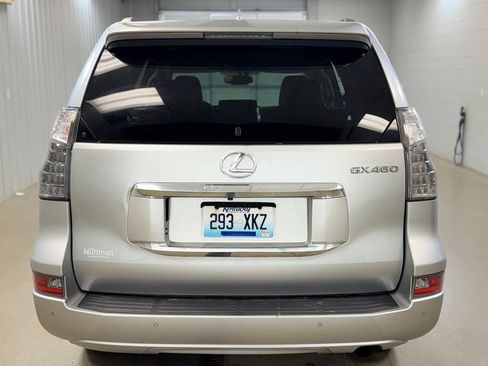 Used 2017 Lexus GX 460 Premium w/ Premium Package AWD/4WD image 6