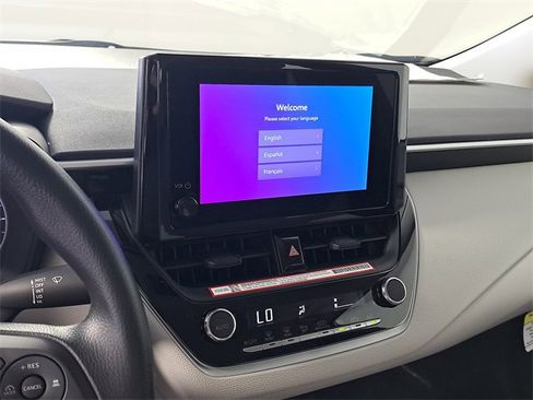 Used 2025 Toyota Corolla LE image 28