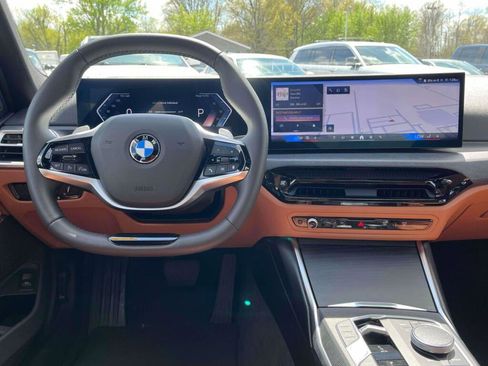 Used 2025 BMW 330i xDrive Sedan AWD/4WD image 2