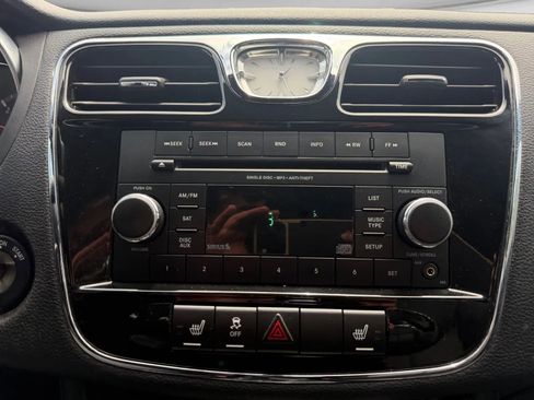 Used 2013 Chrysler 200 Limited FWD image 39