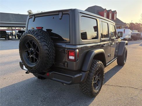 Used 2025 Jeep Wrangler Willys image 5