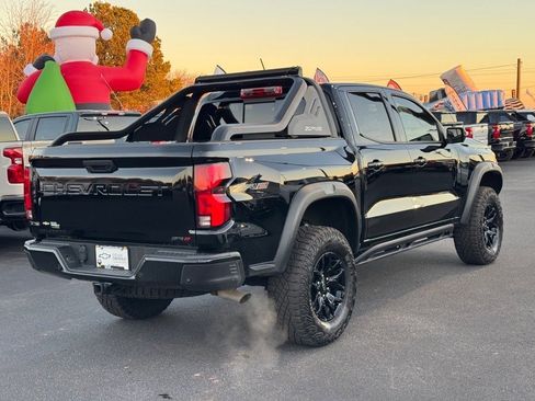 Used 2025 Chevrolet Colorado ZR2 w/ Midnight Edition image 3