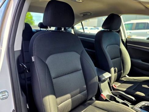 Used 2018 Hyundai Elantra SE FWD image 37