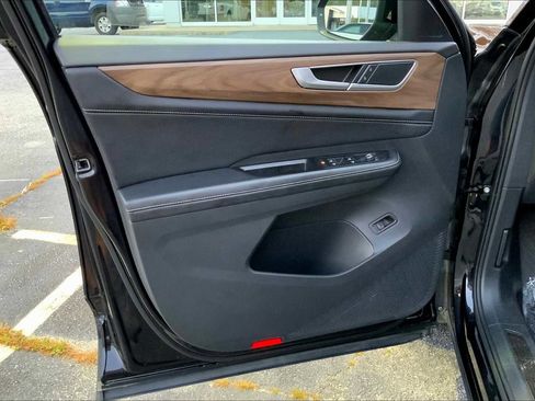 Used 2024 Volkswagen Atlas SE image 20