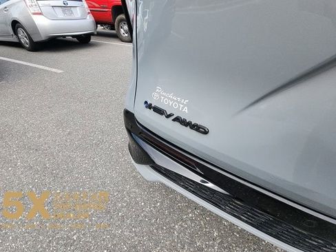 Used 2025 Toyota Sienna XSE w/ XSE Plus Package image 30