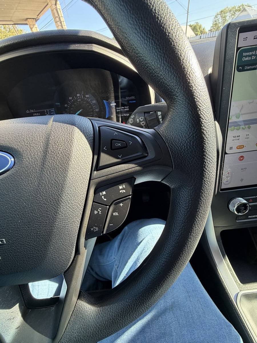 Used 2023 Ford Edge SE w/ Black Appearance Package AWD/4WD image 37