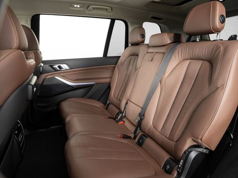 Used 2022 BMW X7 xDrive40i w/ Premium Package image 22