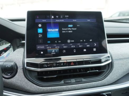 Used 2024 Jeep Compass Latitude image 16