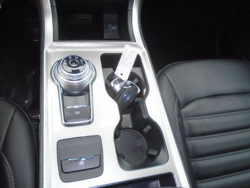 Used 2024 Ford Edge SEL w/ Convenience Package AWD/4WD image 16