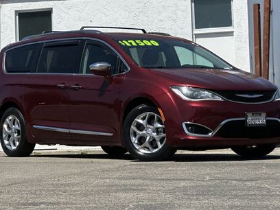 Used 2018 Chrysler Pacifica Limited