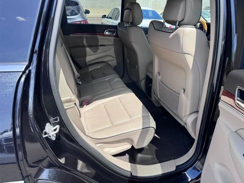 Used 2013 Jeep Grand Cherokee Overland RWD image 33