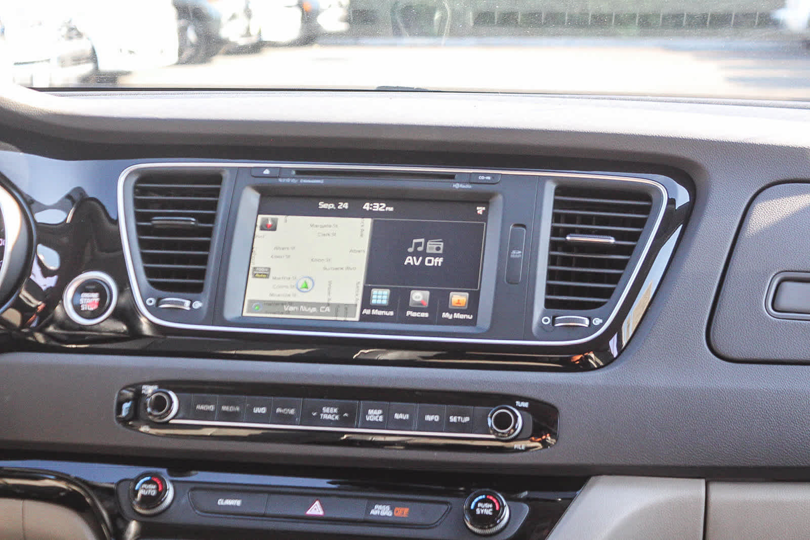 Used 2015 Kia Sedona SX FWD image 18