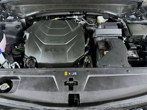 Used 2025 Kia Telluride AWD image 32